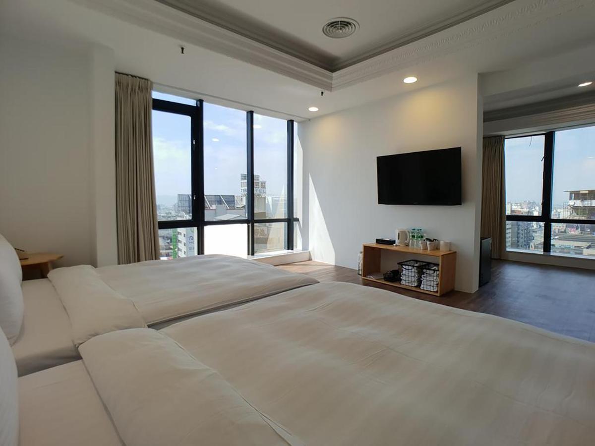 Hotel First Plaza Taichung Exterior foto