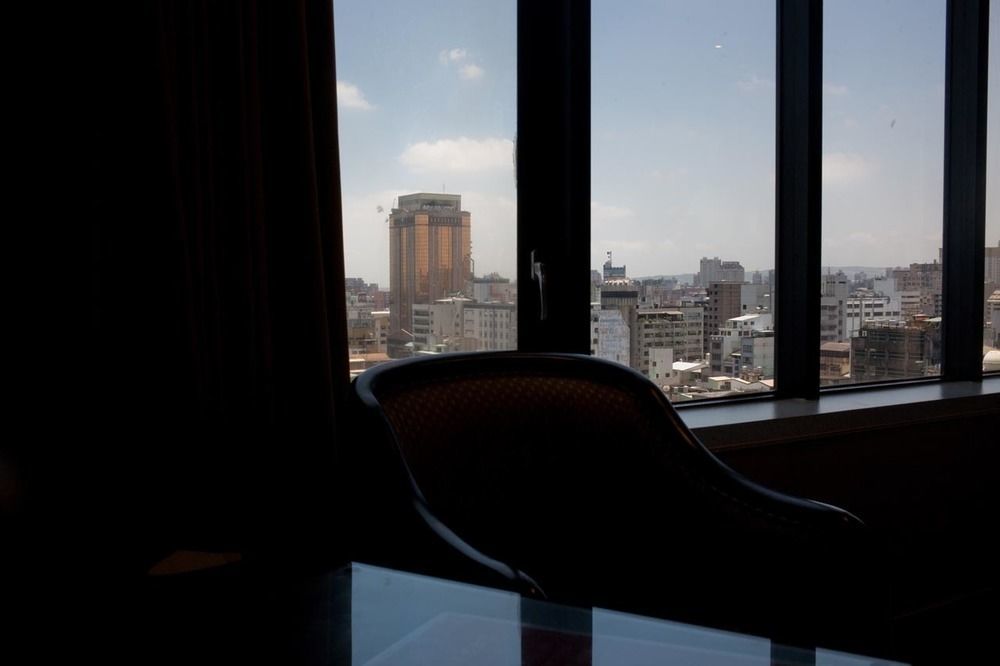 Hotel First Plaza Taichung Exterior foto
