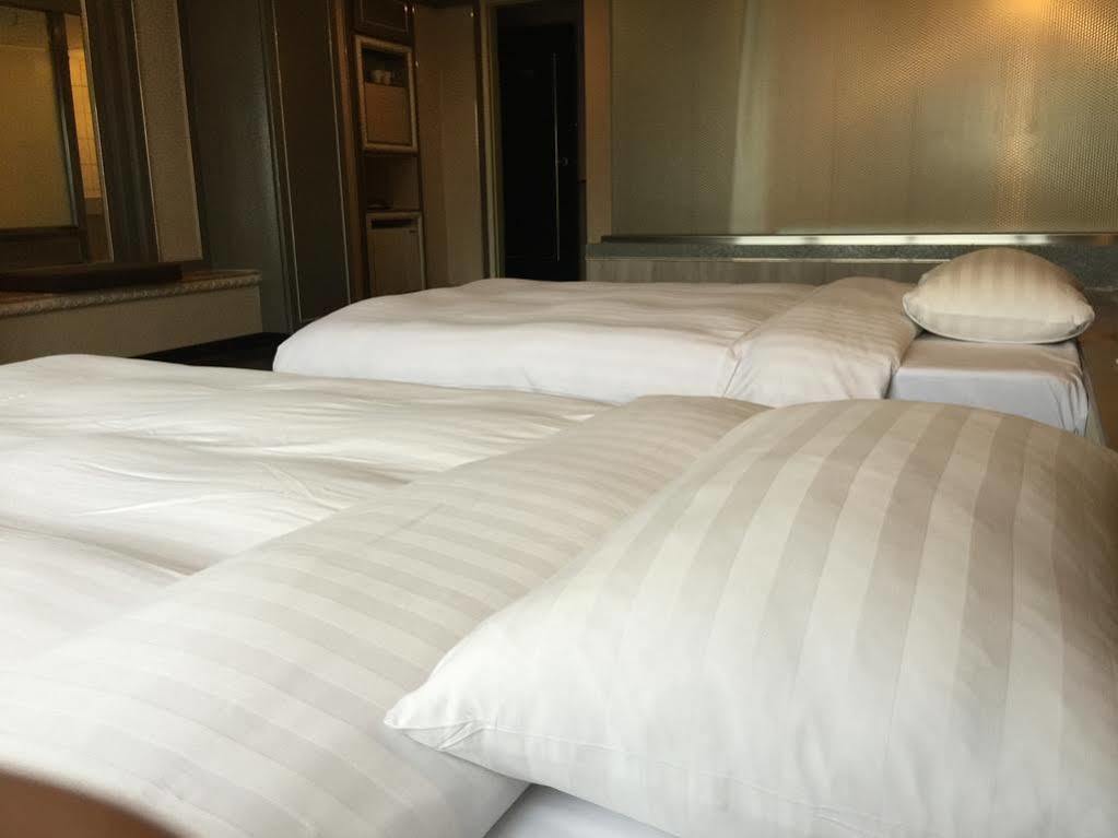 Hotel First Plaza Taichung Exterior foto