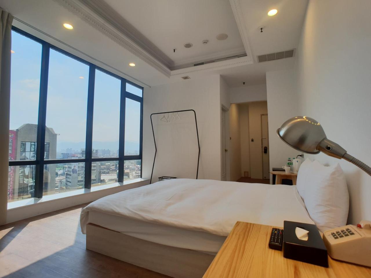 Hotel First Plaza Taichung Exterior foto