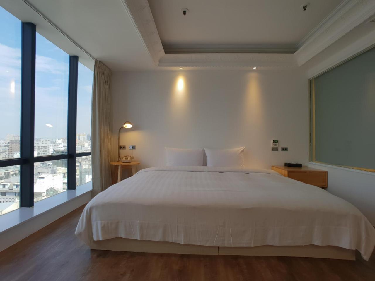 Hotel First Plaza Taichung Exterior foto