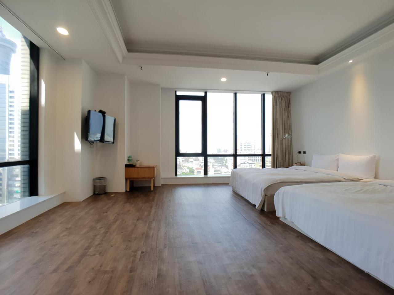 Hotel First Plaza Taichung Exterior foto