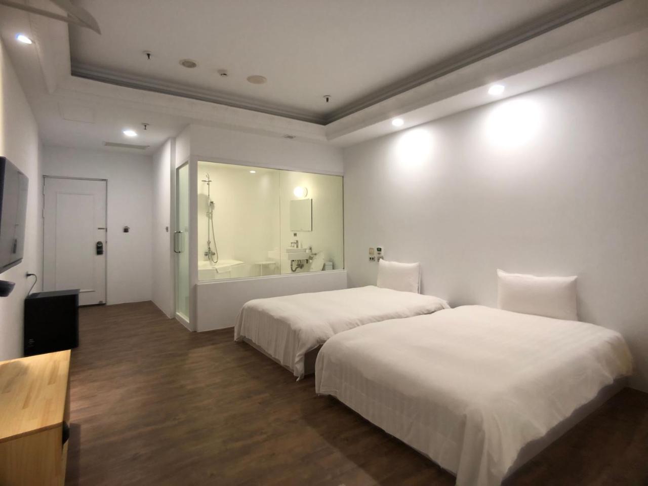 Hotel First Plaza Taichung Exterior foto