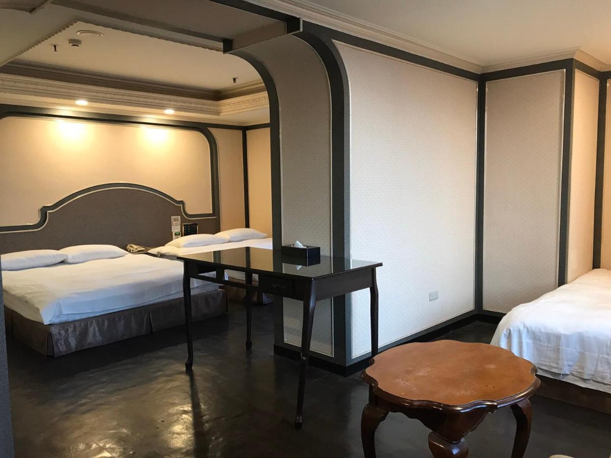 Hotel First Plaza Taichung Exterior foto